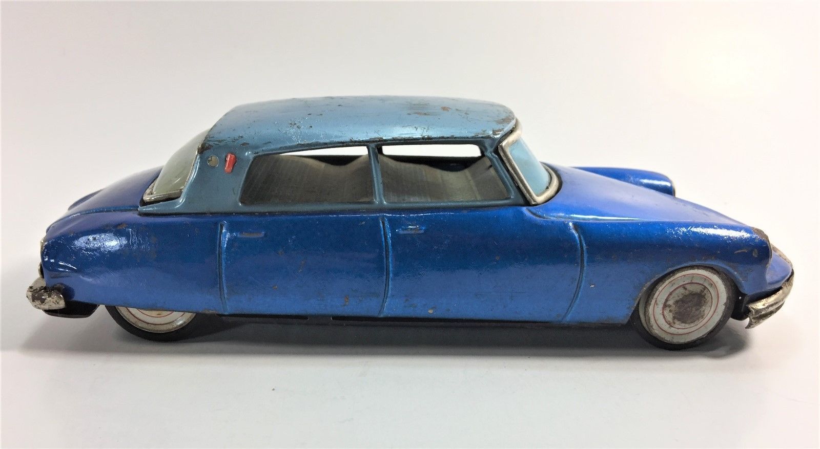 giocattoli antichi di valore